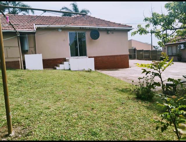 5 BEDROOM HOUSE FOR SALE IN BLUFF